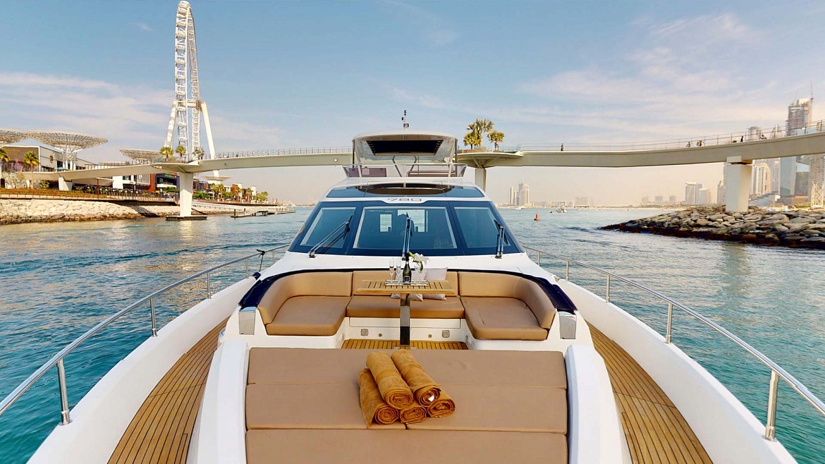 Аренда моторной яхты Galeon 780 Crystal в Дубае - ОАЭ